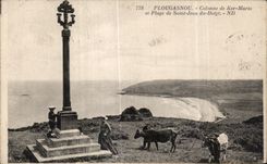 CPA Plougasnou Column of Ker Maria and Plage of Saint Jean of the Finger Cows