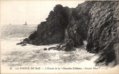 CPA La Pointe Du Raz L Entree de la Chambre d Ollvier Gramb Oliar