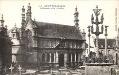 CPA Saint Thegonnec L Ossuaire et le Calvaire