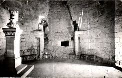 CARDourdan MODERNO Rez del camino del Stele santo Louis de la chimenea de la subsistencia