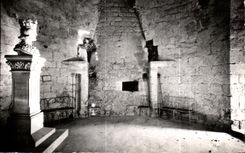 CPA Dourdan Rez de Chaussee del santo Loius del Stele de la chimenea de la subsistencia