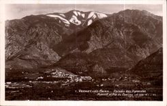 CPA Vernet Les Bains Paradise of the Pyrenees Mountain and Peak of Canigou