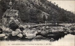 CPA Gargilesse el hueco con los ninos negros del puente