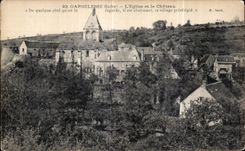 La iglesia de CPA Gargilesse y las miradas del castillo en el es Charmant