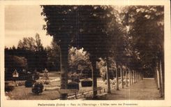 CPA Pellevoisin Allee evita el verde de la ermita de las procesiones