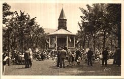 CPA La Bourboule kiosque de concerts Square du Marechal Joffre