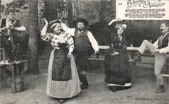 CPA La Bourboule D Auvergne Folklore Costume