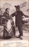 CPA L Auvergne Couple Folklore Costume Canard Duck 