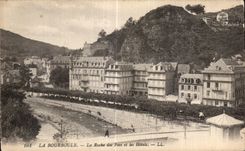 CPA La Bourboule La Roche des Fees et les Hotels 