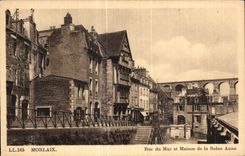 CPA Morlaix Rue du Mur et Maison de la Reine Anne