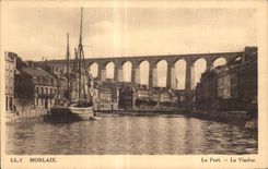 CPA Morlaix Le Port et le Viaduc Bateau Voilier 
