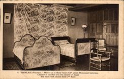 CPA Morlaix Maison de la Reine Anne Monument historique Chambre a coucher avec lits anciens 