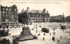 CPA Lille Places Republic and Faidherbe Vue together on the Palate of Beautiful arts