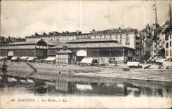 CPA Bayonne Les Halles Belle jardiniere