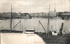 CPA Bayonne Jonction de la Nive et de l Adour Bateau 