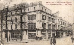 CPA Bayonne Les Grands Magasins Aux Dames de France Rue Thiers