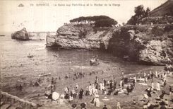 CPA Biarritz Le Bains aux Port Vieux et le Rocher de la Vierge