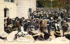 CPA Lourdes Les Malades aux Piscines