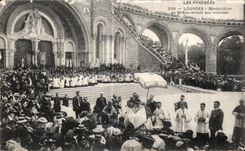 CPA Les Pyrenees Lourdes Benediction du St Sacrement aux malades