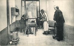 CPA (Dimanche Fevrier) Bernadette arretee a la Sortie des Vepres est Conduite devant le Commissaire de police jacomet