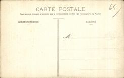 CPA Lourdes Pelerins aux abords de la Grotte