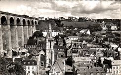 CPA Morlaix (Finistere) Eglise Sainte Melaine et le Viaduc