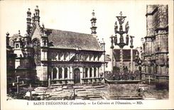 CPA Saint Thegonnec (Finistere) Le Calvaire et I Ossuaire