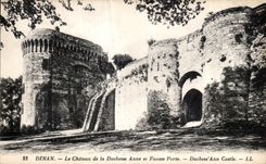 CPA Dinan Le Chateau de la Duchesse Anne et Fausse Porte