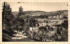 CPA La Louvesc Ardeche Vue generale Dans le fond Bois de Versailles