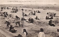 CPA Malo les Bains Les Jeux dans le sable