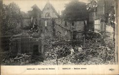 CPA Senlis La rue de Bellan Senlis Bellan street Militaria
