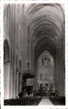 CPA Noyon Interieur de la Cathedrale La Nef
