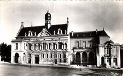 CPA Boundary-line (Oise) Town hall