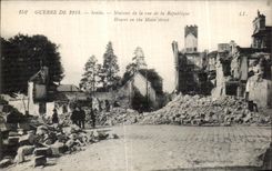 CPA War De Senlis Houses of the street of the Republic Houses in the Hand Street Militaria