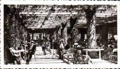 CPSM Vichy La pergola vers le palais des sources