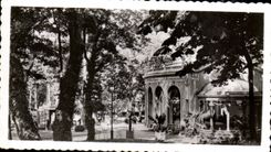 CPSM Vichy parc et Source des Celestins