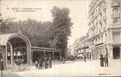 CPA Vichy Promenoirs couverts et Rue Cunin Gridaine