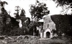 CPA Montreuil Sur Mer (Pas de Calais) Tour de la Reine Berthe