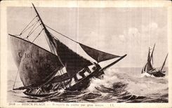 CPA Berck Plage Barques de Peche Par gros temps Bateaux