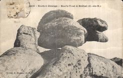 CPA Rochers etrange Roc h Toul a Brehat
