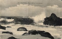 CPA Ile de Brehat Vague deferlant sur les Rochers