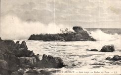 CPA Ile de Brehat Gros temps au Rocher du Paon