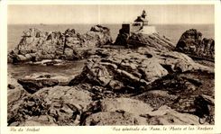 CPA Ile de Brehat Vue generale du Paon Le Phare et Les Rochers