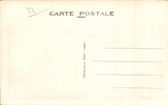 CPA Ploumanac h La Boutaille Ce curieux rocher pesant plus de 10000 Kilogrammes se trouve a droite du Phare