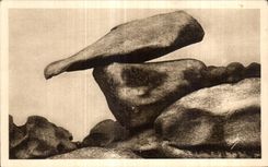 CPA Ploumanac h La Bouteille Ce curieux rocher pesaNotre Dame plus de 10000 kgs se trouve a drite du Pare