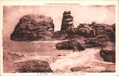 CPA La Bretagne Pittoresque Tregastel Le Grand Gouffre
