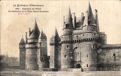CPA La Bretagne Pittoresque Chateau de Vitre Le Chatelet et la Tour Saint Laurent