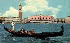 CPA Venezia Panorama E gondola Panorama and gondola Panorama and gondole Panorama und gondola Panorama there gondola