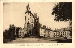 CPA Nantes Old door of the City and a corner of the Louis Place