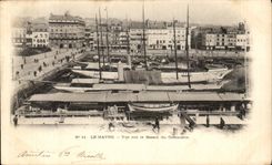 CPA Le Havre Vue sur le Bassin du Commerce Bateaux